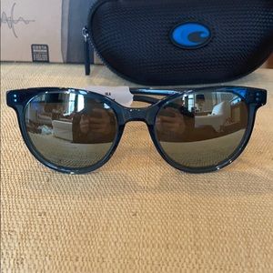 NWT Costa Isla Sunglasses